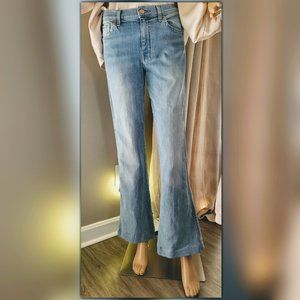 7 for All Mankind Bootleg  Flare Lightwash Jean 27